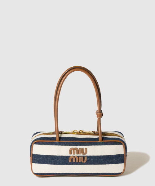 캔버스 및 가죽 보백 5BB173