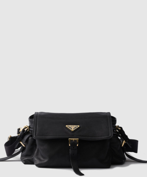 익스플로어 미디엄 나파 가죽 숄더백 1BD394